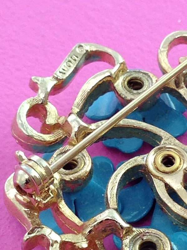 Blue multi-flower Avon brooch & pendant - Image 2