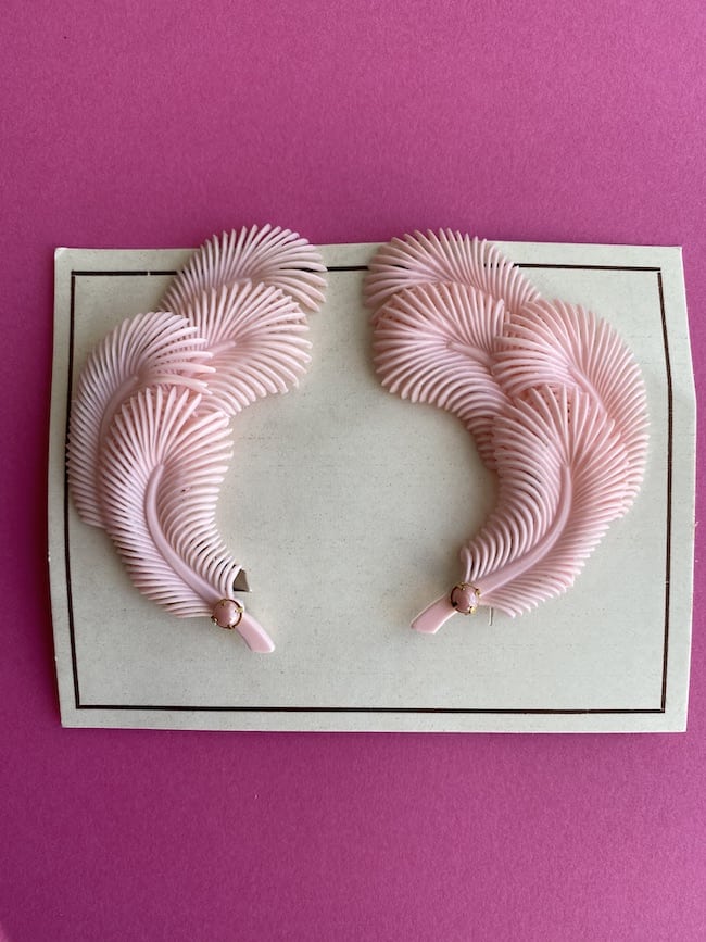 Vintage Feather Earrings - Available in Pink or White - Image 2