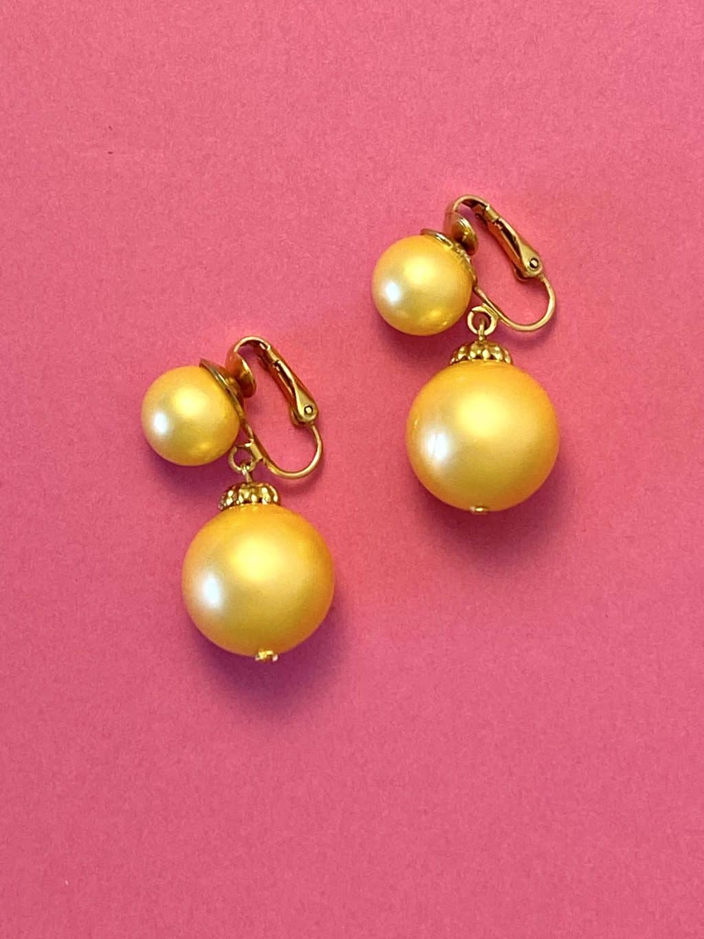 Vintage 1960s Drop Earrings in Peach