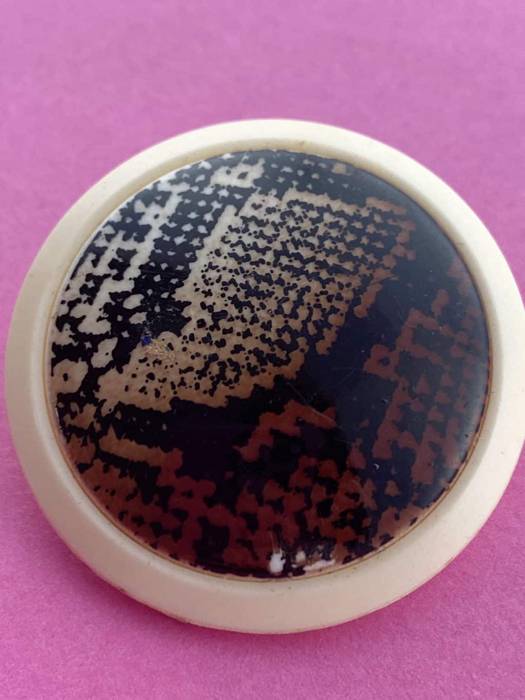 Large 1960s Faux Snake Snakeskin Clip Earrings - Image 4