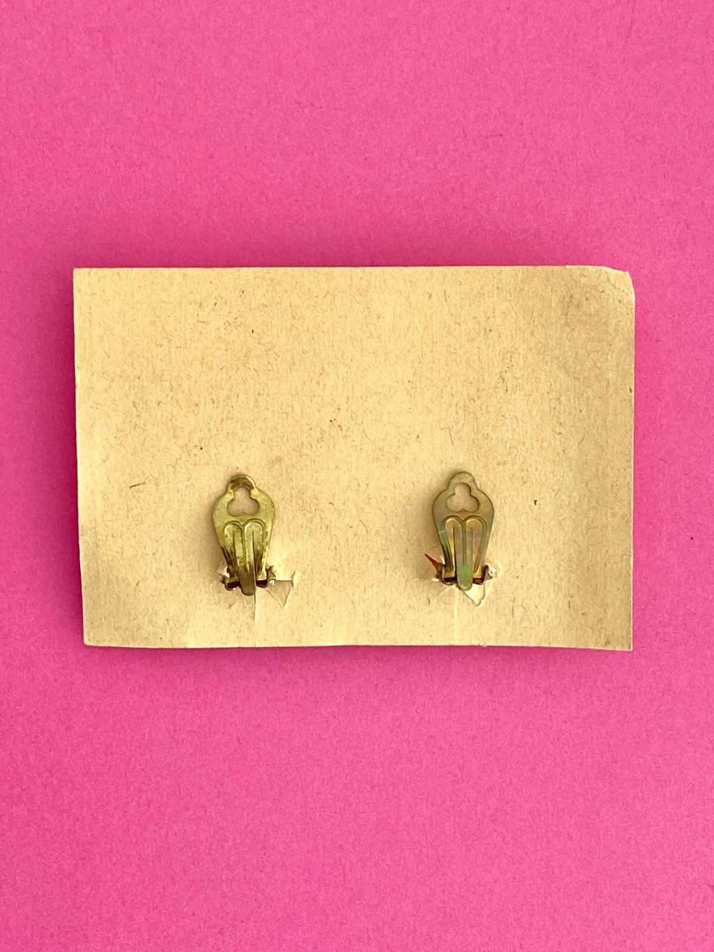 1950s Deadstock Yellow Flower Clip On Earrings - Image 5