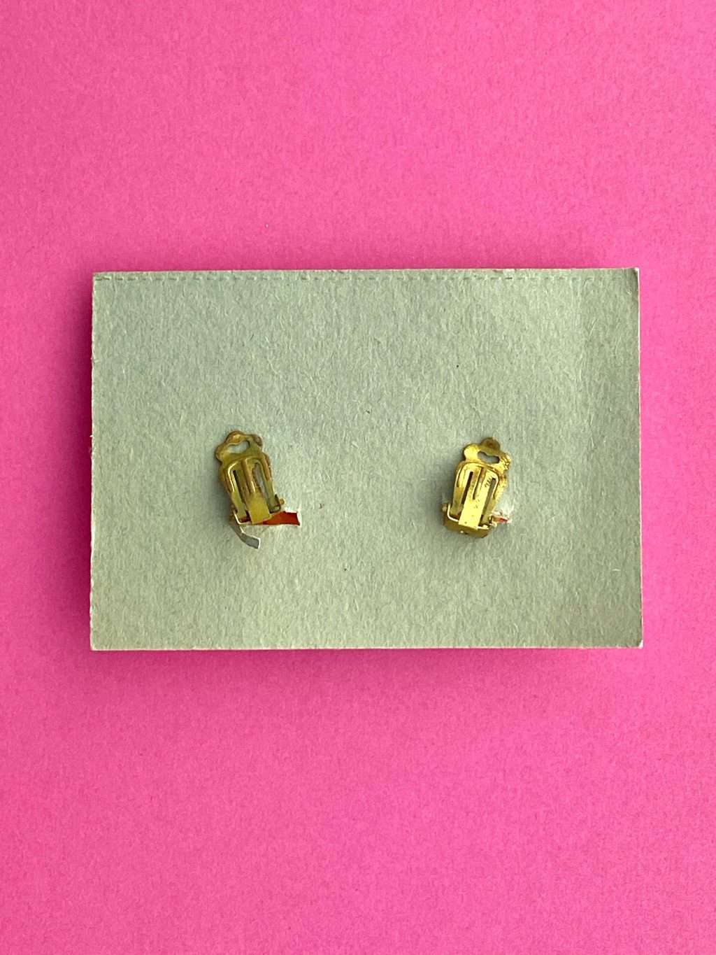 1950s Deadstock Yellow Feather Flower Clip On Earrings - Image 4