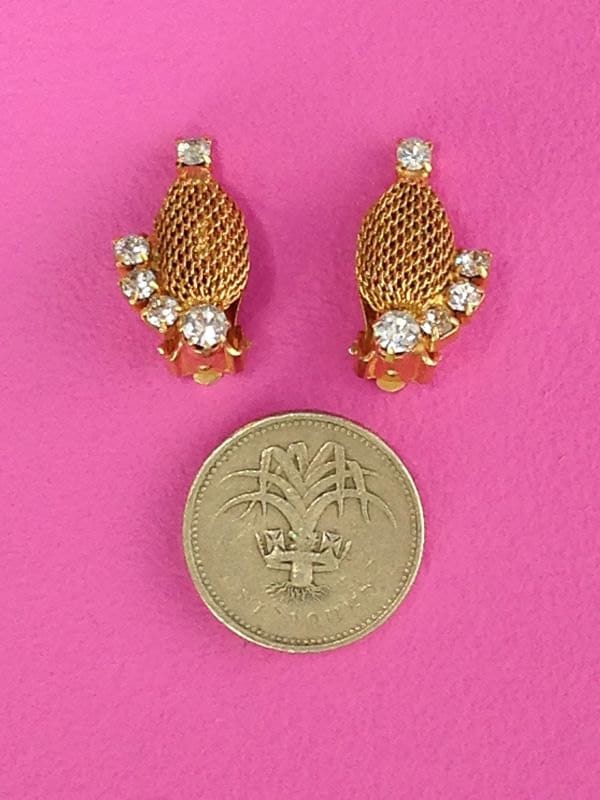 Beautiful Vintage Gold Metal & Rhinestone Clip Earrings c.1970 - Image 4