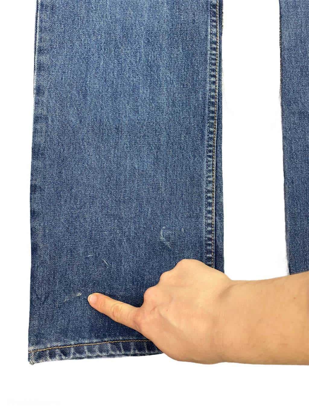 Vintage Levis 575 denim jeans in mid-blue wash, straight leg - W30 x L33 -  St Cyr Vintage