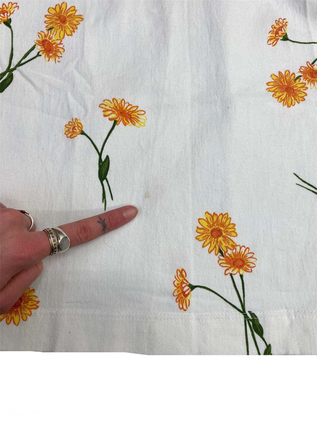 Vintage white cotton denim mini skirt with yellow marigold flowers - Small / W27 - Image 5