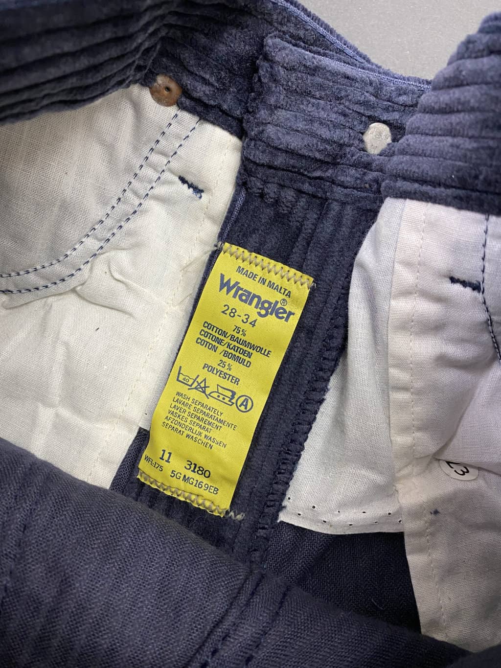 Vintage Wrangler navy blue corduroy high rise jeans circa 70s 80s,  deadstock W27 x L33.5 St Cyr Vintage