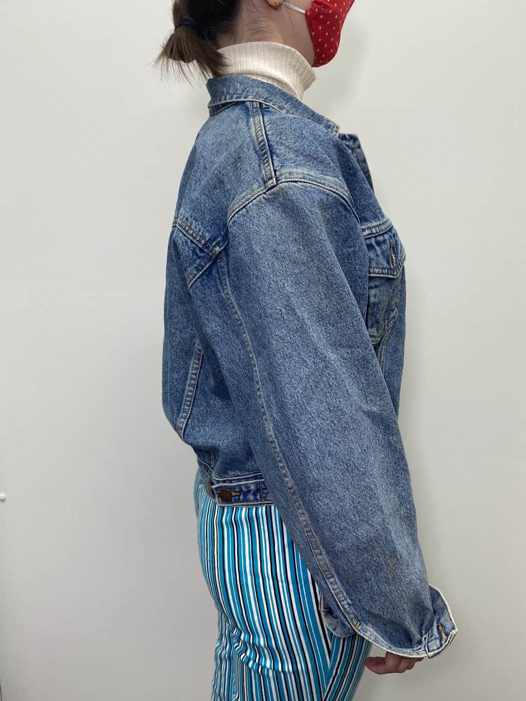 Womens Wrangler vintage denim jacket in stonewash blue with cropped length, circa 1990 / 1980 - Medium - Image 4