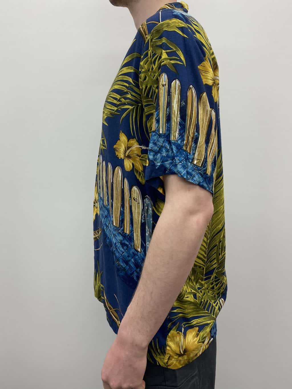 Mens vintage Hawaiian shirt with surf board and longboat botanical design - Small / Medium - Image 4