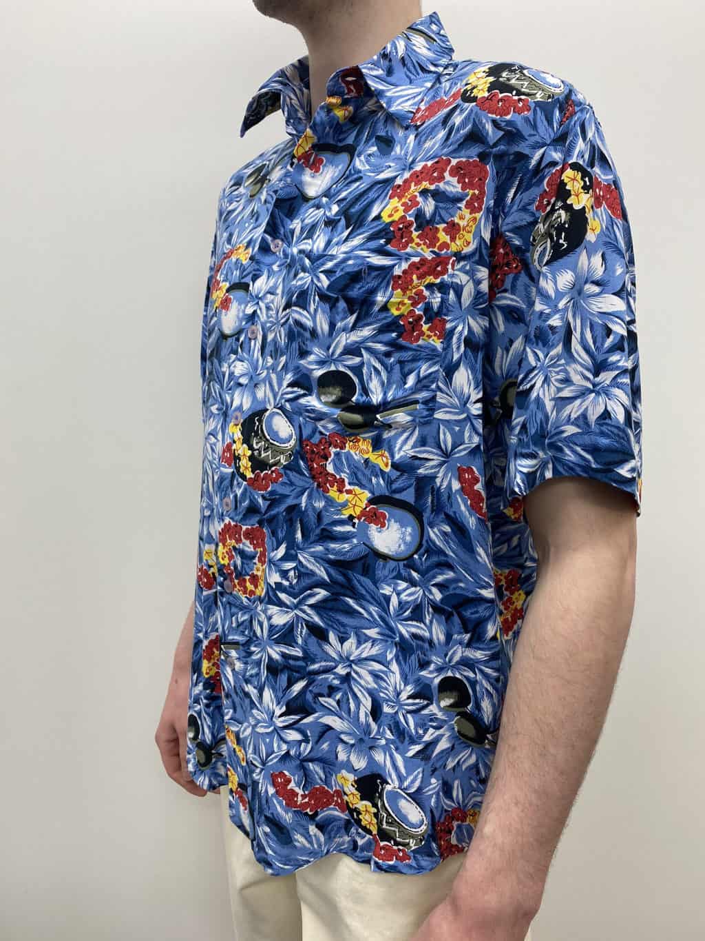 Mens vintage floral Hawaiian shirt with coconuts and lei garlands in blue and red - Large - Image 3