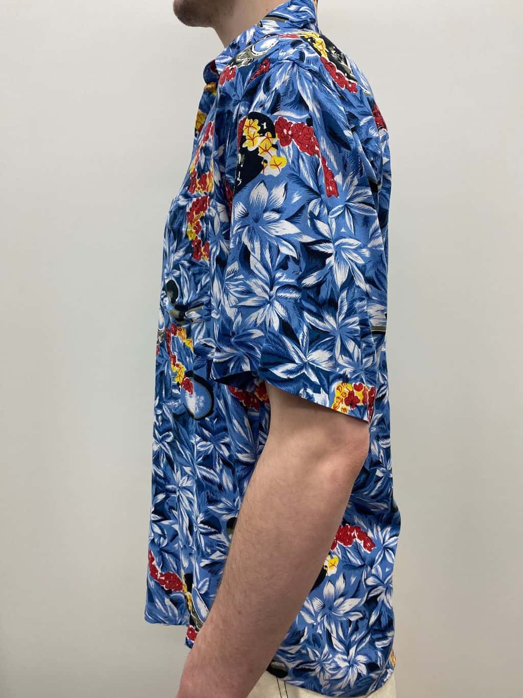 Mens vintage floral Hawaiian shirt with coconuts and lei garlands in blue and red - Large - Image 4