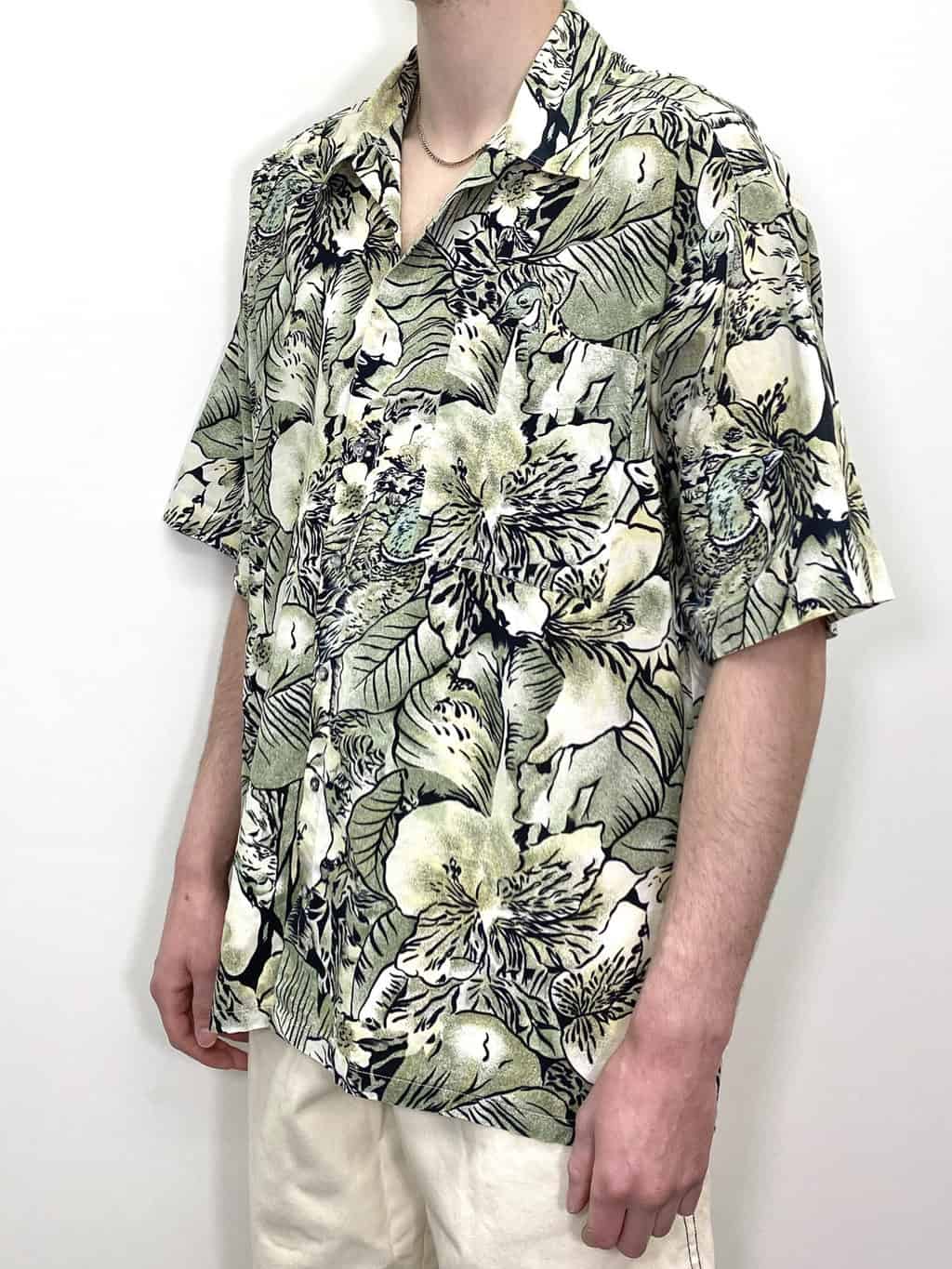 Vintage Tropical Jungle Patterned Hawaiian Shirt in Green with Black Botanical Print - XL - Image 3
