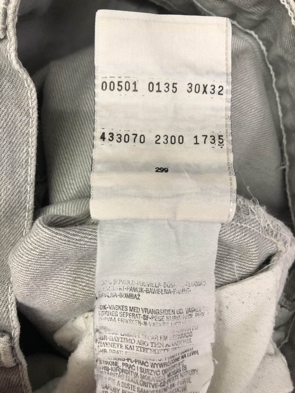 1990s vintage rare Levis 501xx jeans in light grey denim - W28 x L30 - Image 7