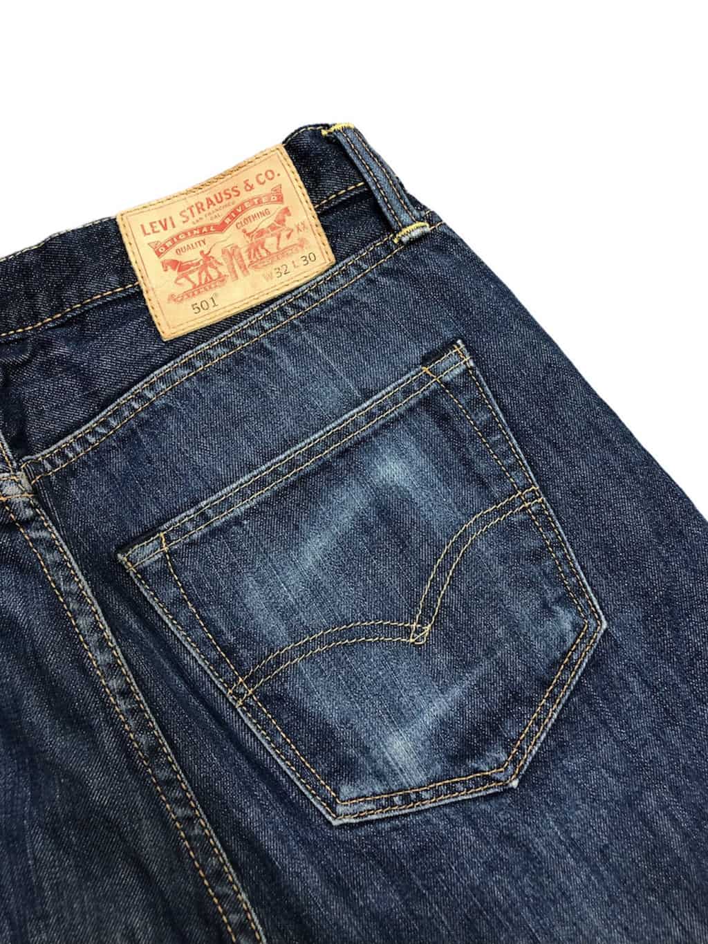 Levis 501 jeans in dark blue denim with whiskered hips and leather patch -  W31 x  - St Cyr Vintage