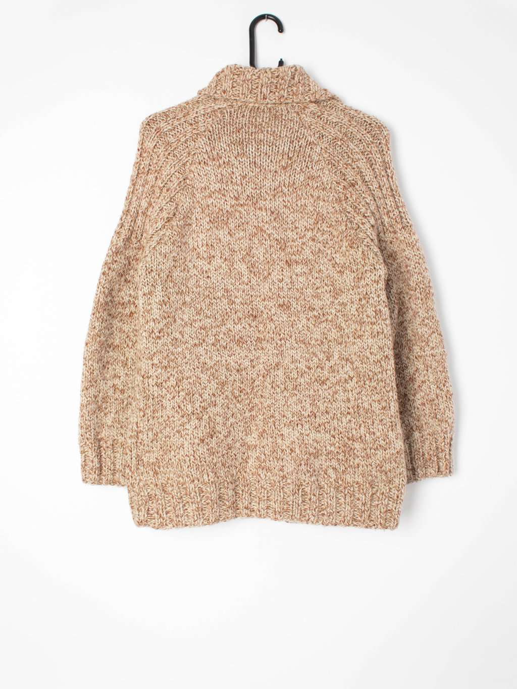 1960's vintage wool cardigan. Handmade with collar and wooden buttons - Small - Image 3