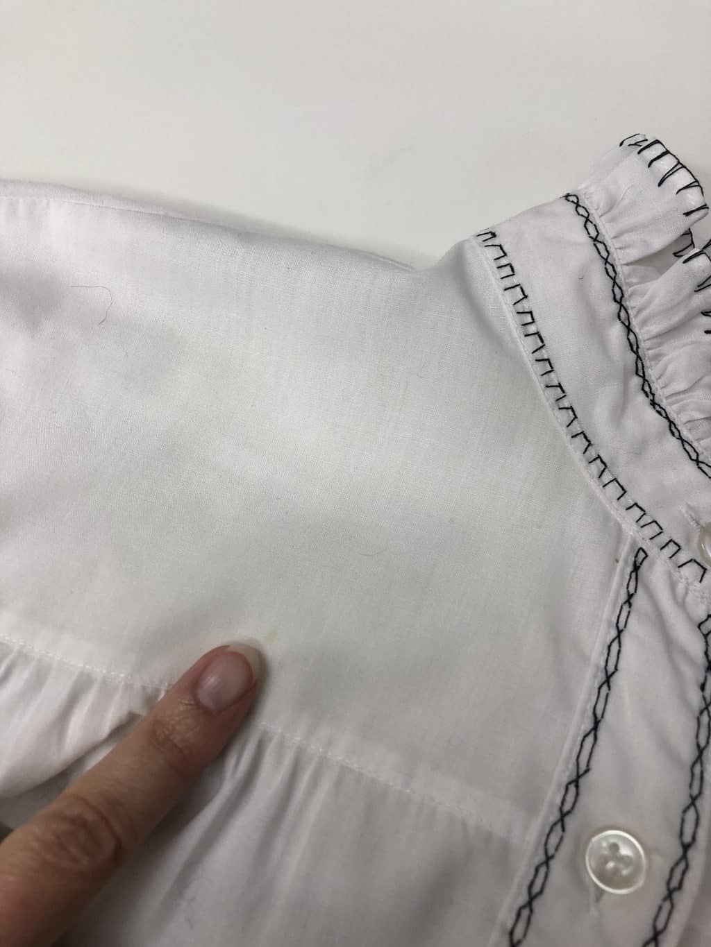 Womens vintage 1970s ruffled collar blouse with contrast black stitching - Large - Image 6