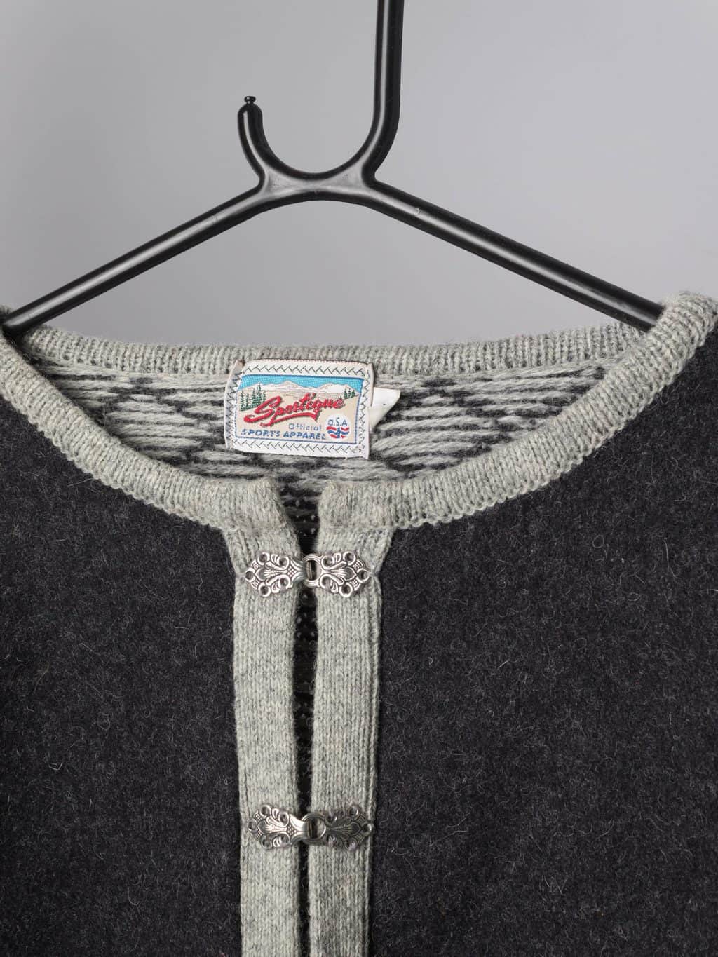 Mens vintage Nordic style pullover jumper in diamond pattern - XL - Image 3