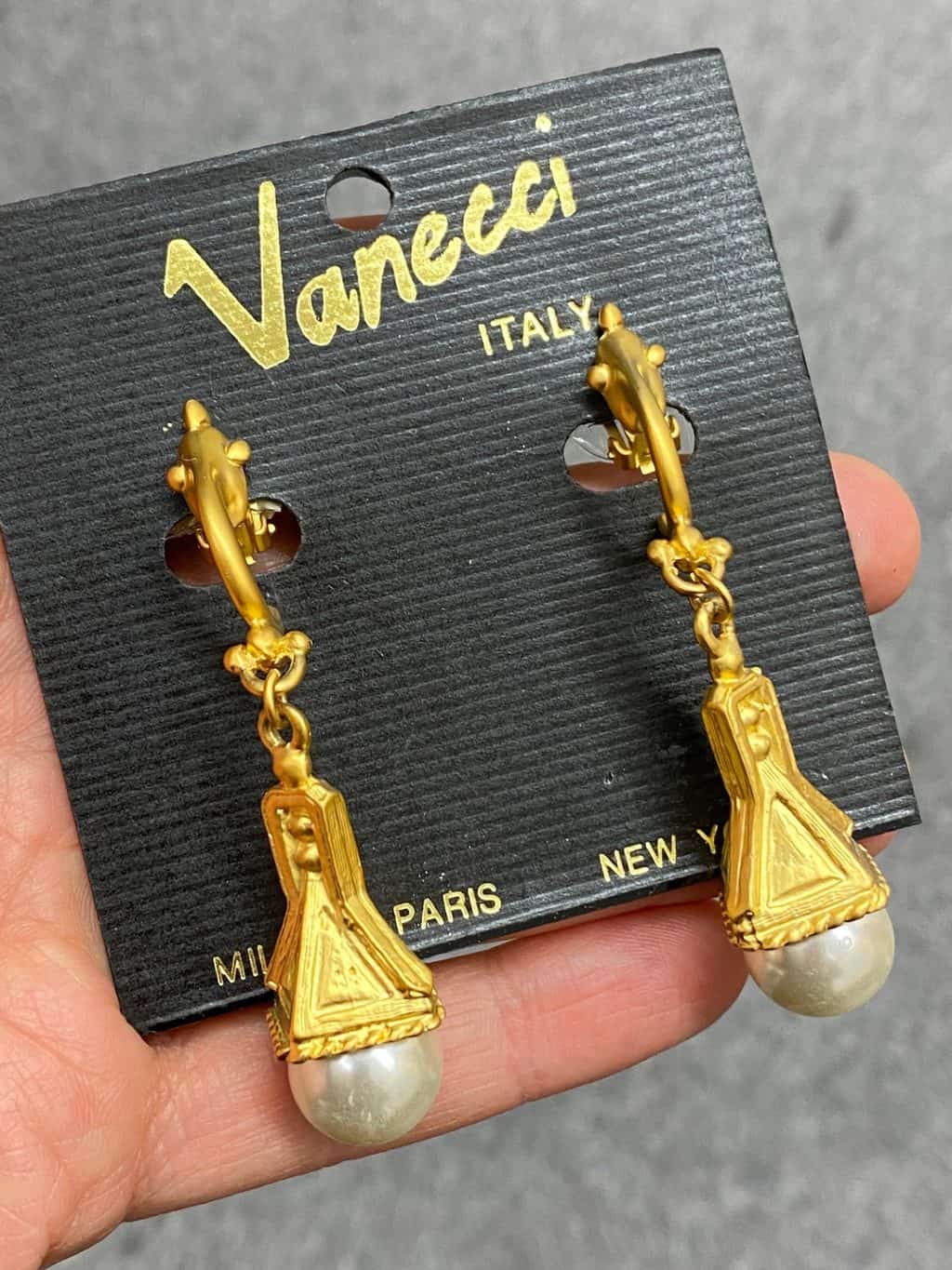 Vintage 1980s statement earrings in gold and simulated pearl by Vanecci Italy deadstock clip on - Image 2