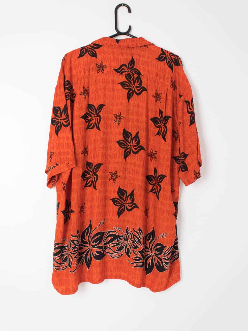 Mens Vintage Hawaiian shirt bold orange red with black hibiscus floral motifs - XL - Image 4