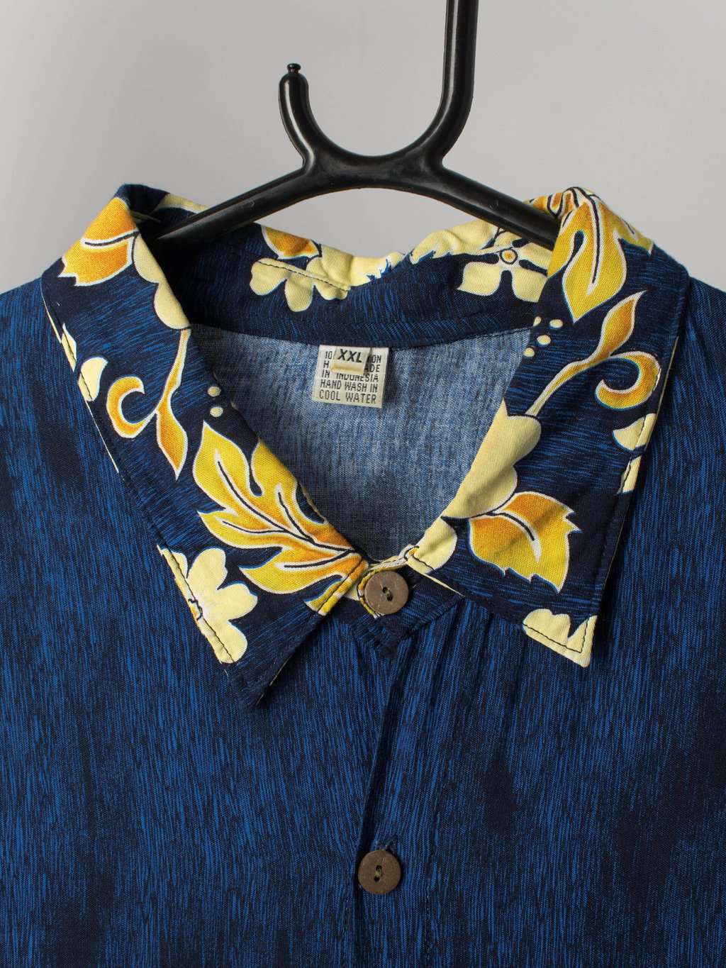 Mens Vintage Hawaiian shirt with fine stroke two tone blue pattern and yellow orange floral details - XXL - Image 3