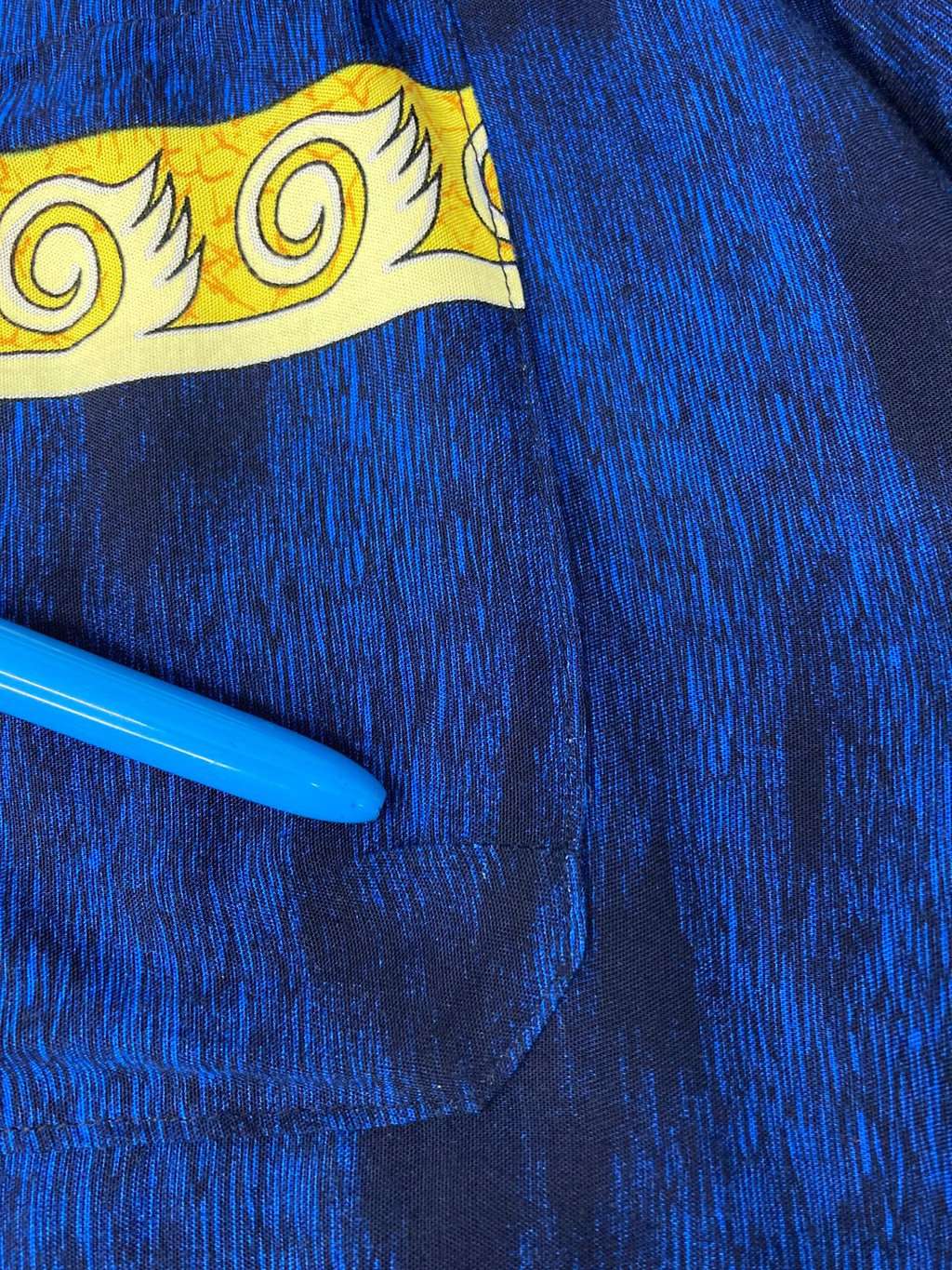 Mens Vintage Hawaiian shirt with fine stroke two tone blue pattern and yellow orange floral details - XXL - Image 5