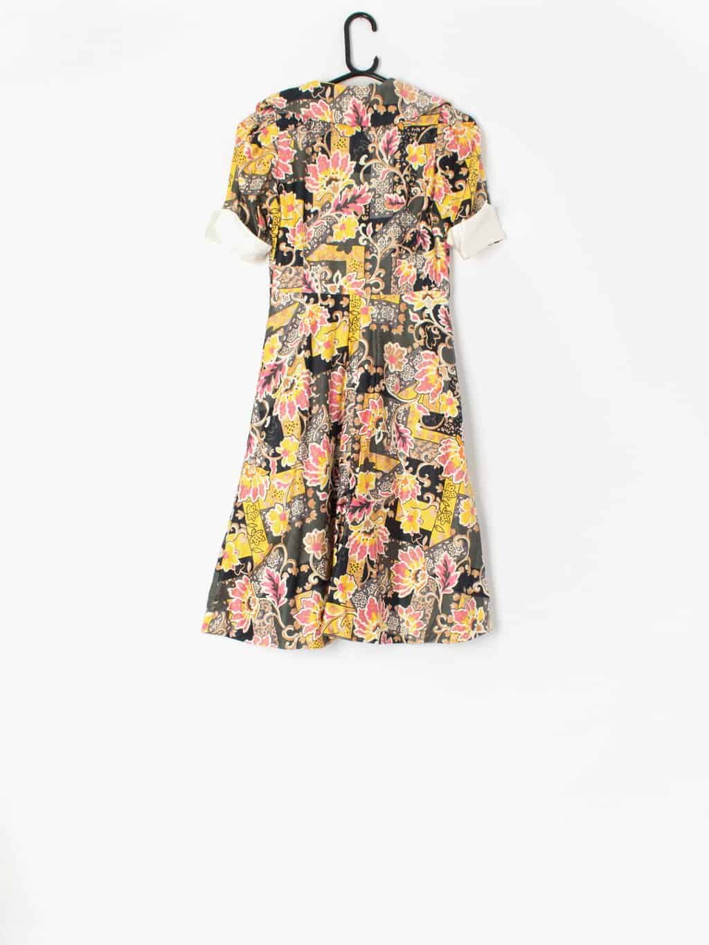 1960s vintage floral shirtwaist dress in yellow grey and pink midi length - Petite / Extra Small - Image 4