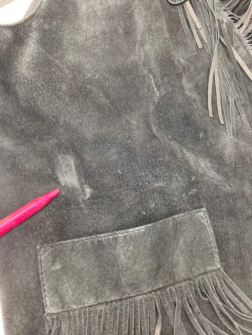 Vintage 1980s long black suede / leather waistcoat cape with tassels - XL - Image 6