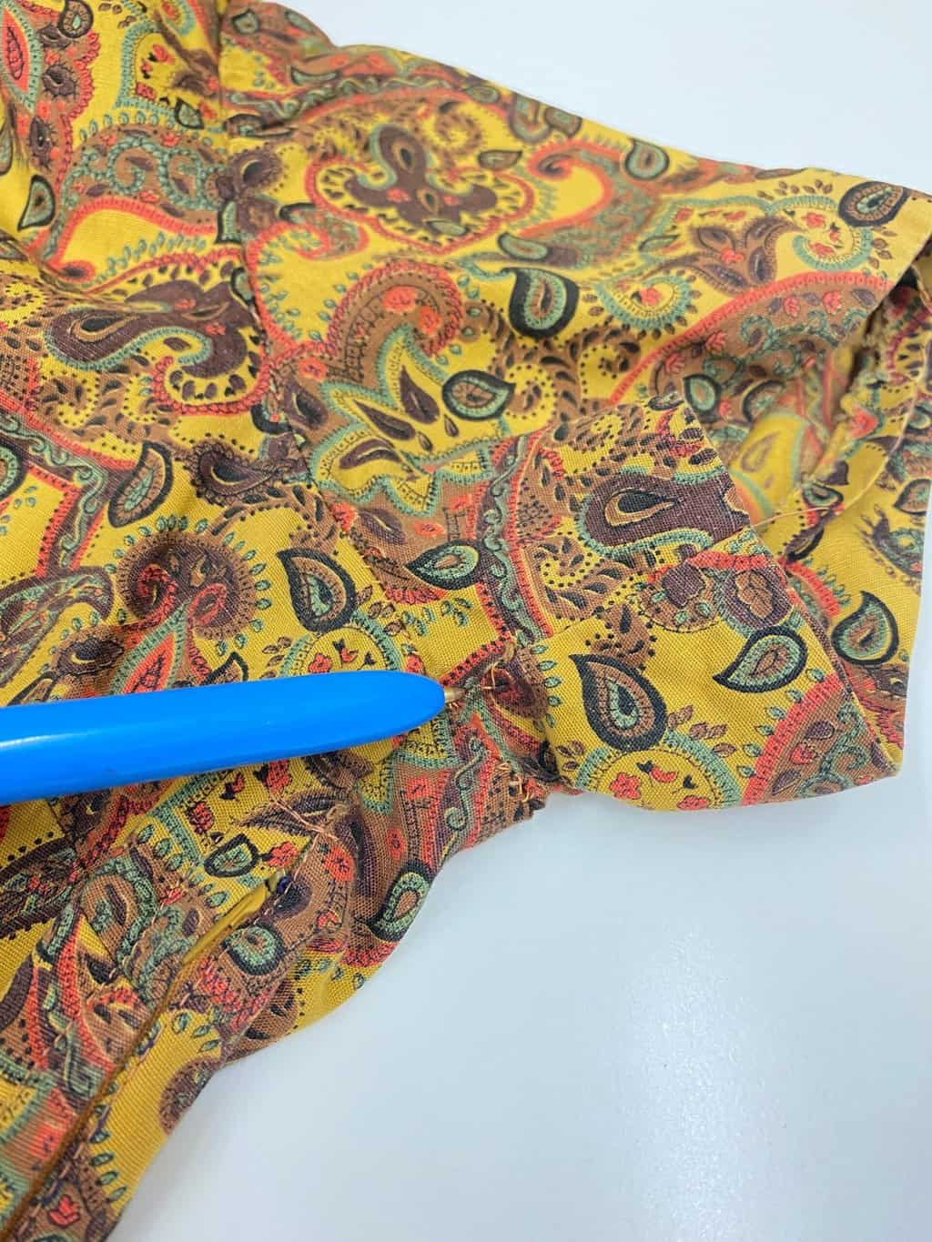 1960s cotton short vintage dress with mustard, red and brown paisley pattern - UK 12 / 14 - Image 8