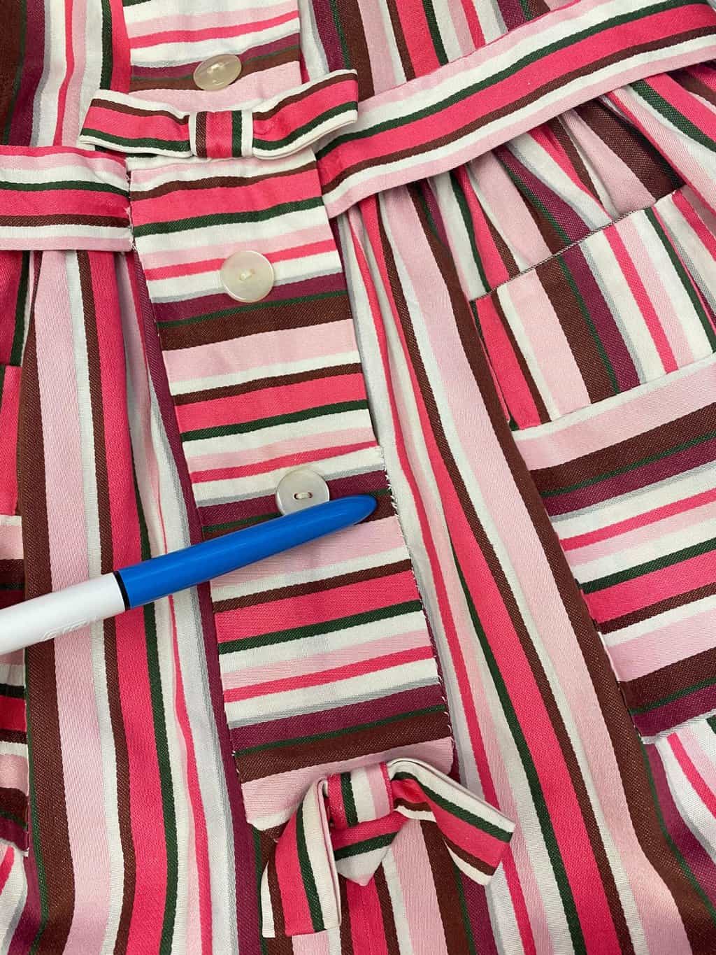 Girls handmade 1960s vintage dress with pink stripes, pockets and bows - Age 10/12 - Image 6