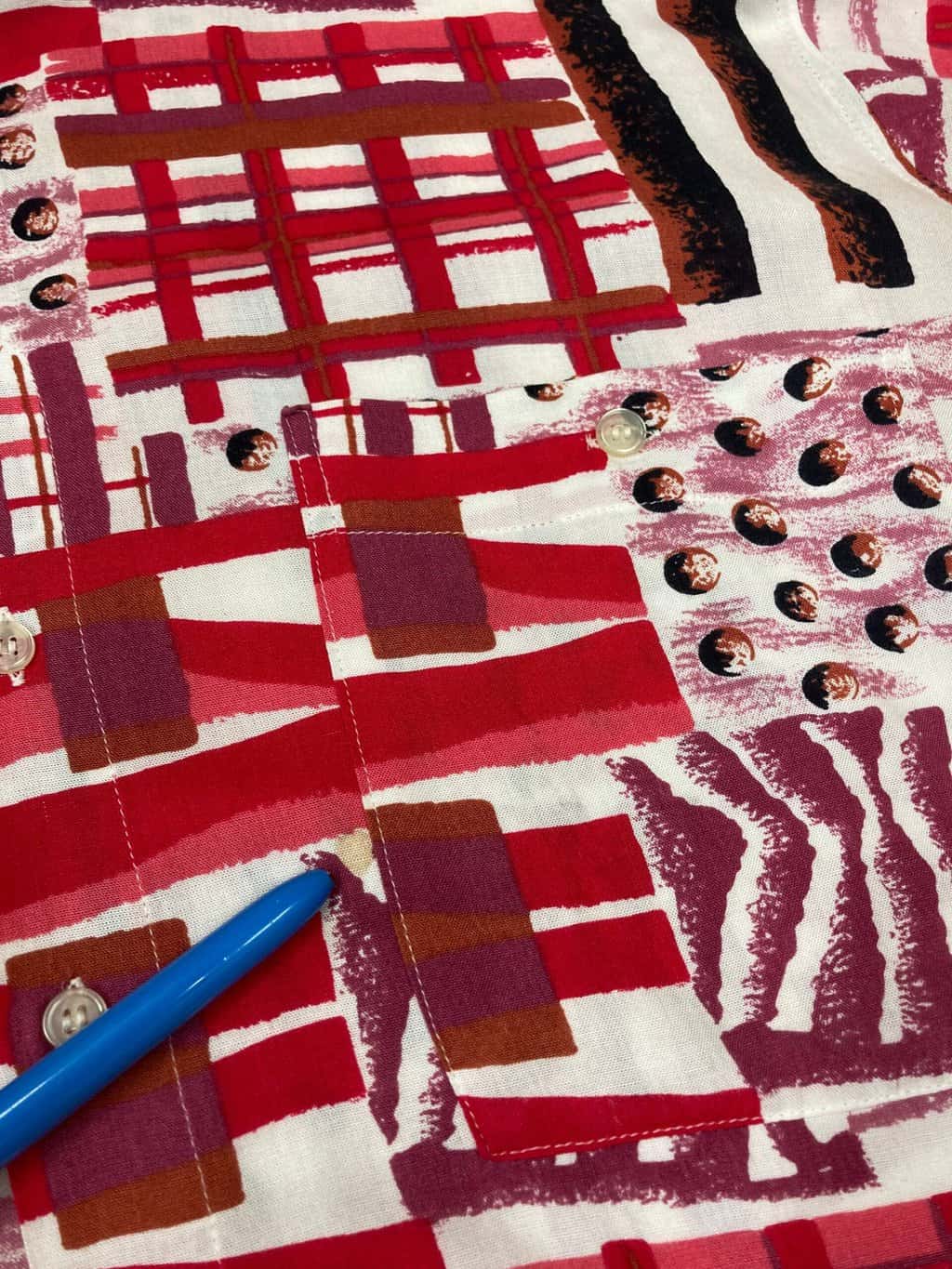 Mens 90s vintage printed shirt with hot red pink purple geometric lion fish inspired patten - Large - Image 5