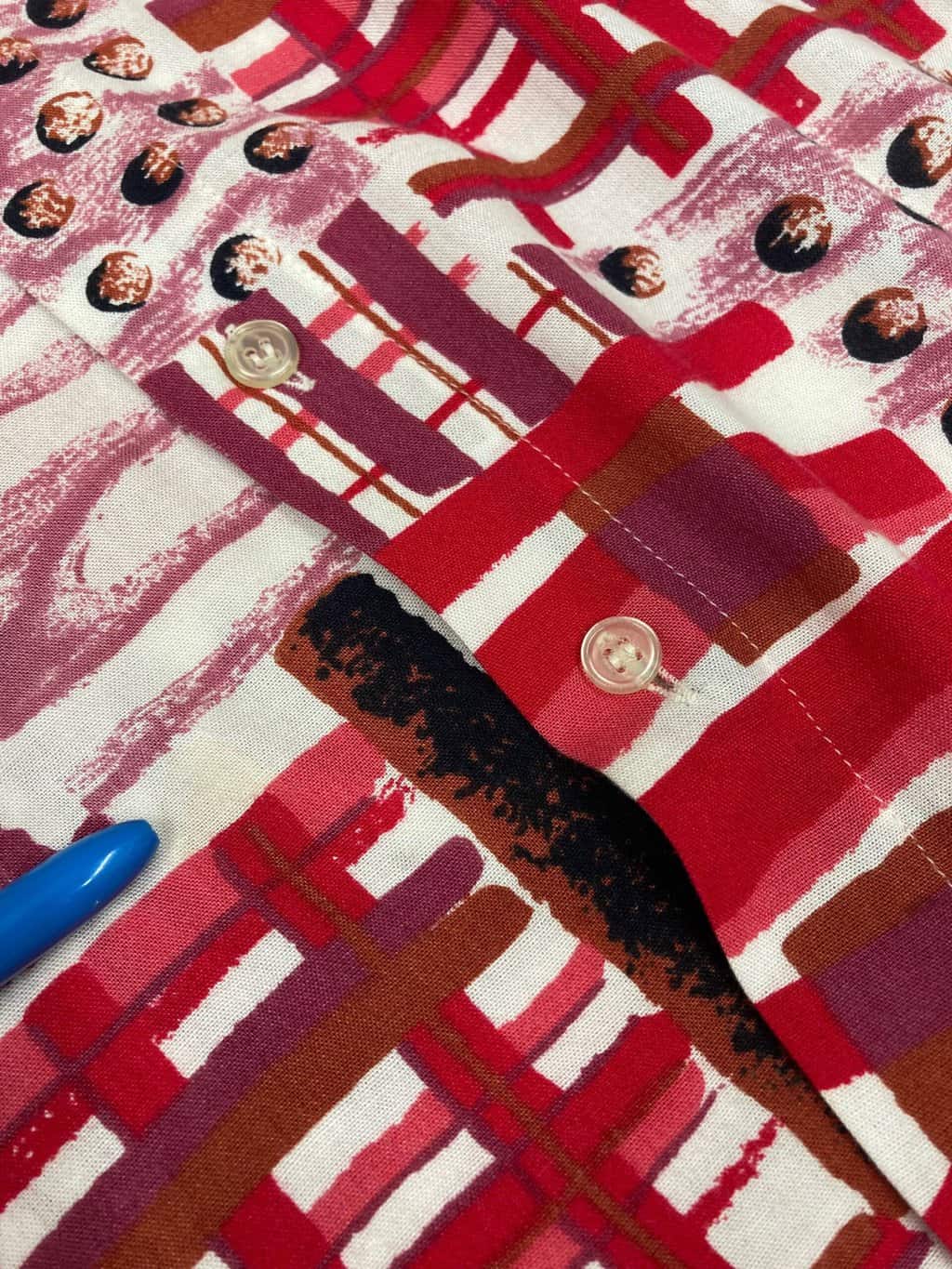 Mens 90s vintage printed shirt with hot red pink purple geometric lion fish inspired patten - Large - Image 6