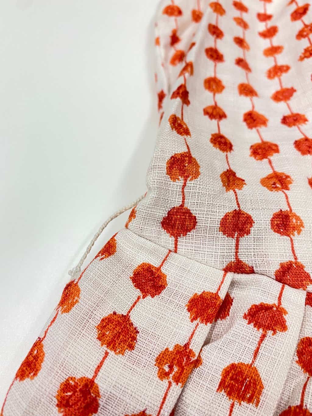 Vintage 1950s orange and white cotton day dress with collar, pleated skirt and side zip - UK 10 - Image 5