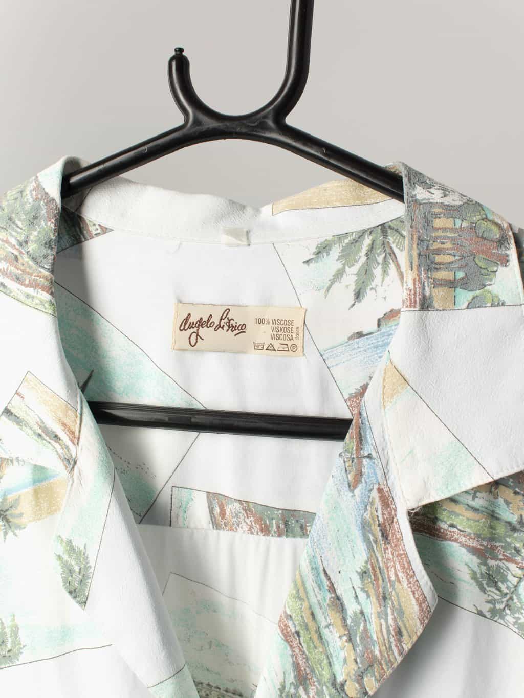 Mens 90s Hawaiian shirt in off white with picture postcard and holiday photo pattern - Large / XL - Image 3