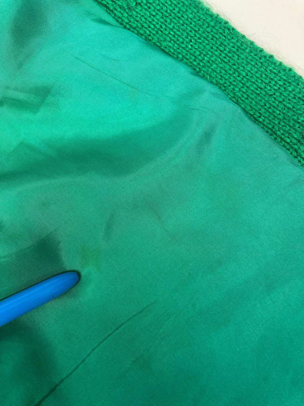 Womens vintage mohair fluffy lined jumper with bold green and yellow regal motifs - Medium / Large - Image 7