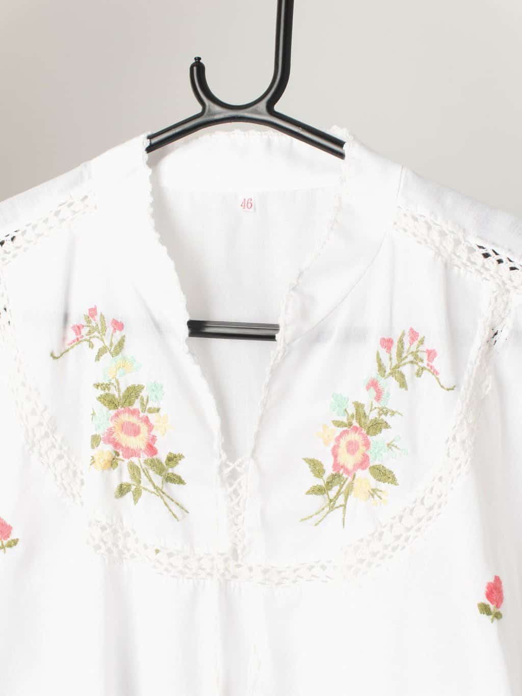 70s Vintage Boho Top White With Stunning Floral Embroidery Medium Large 2