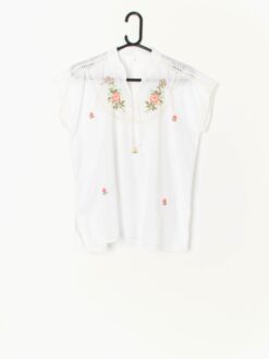 70s Vintage Boho Top White With Stunning Floral Embroidery Medium Large