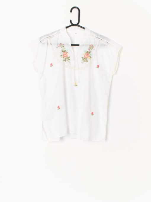 70s Vintage Boho Top White With Stunning Floral Embroidery Medium Large