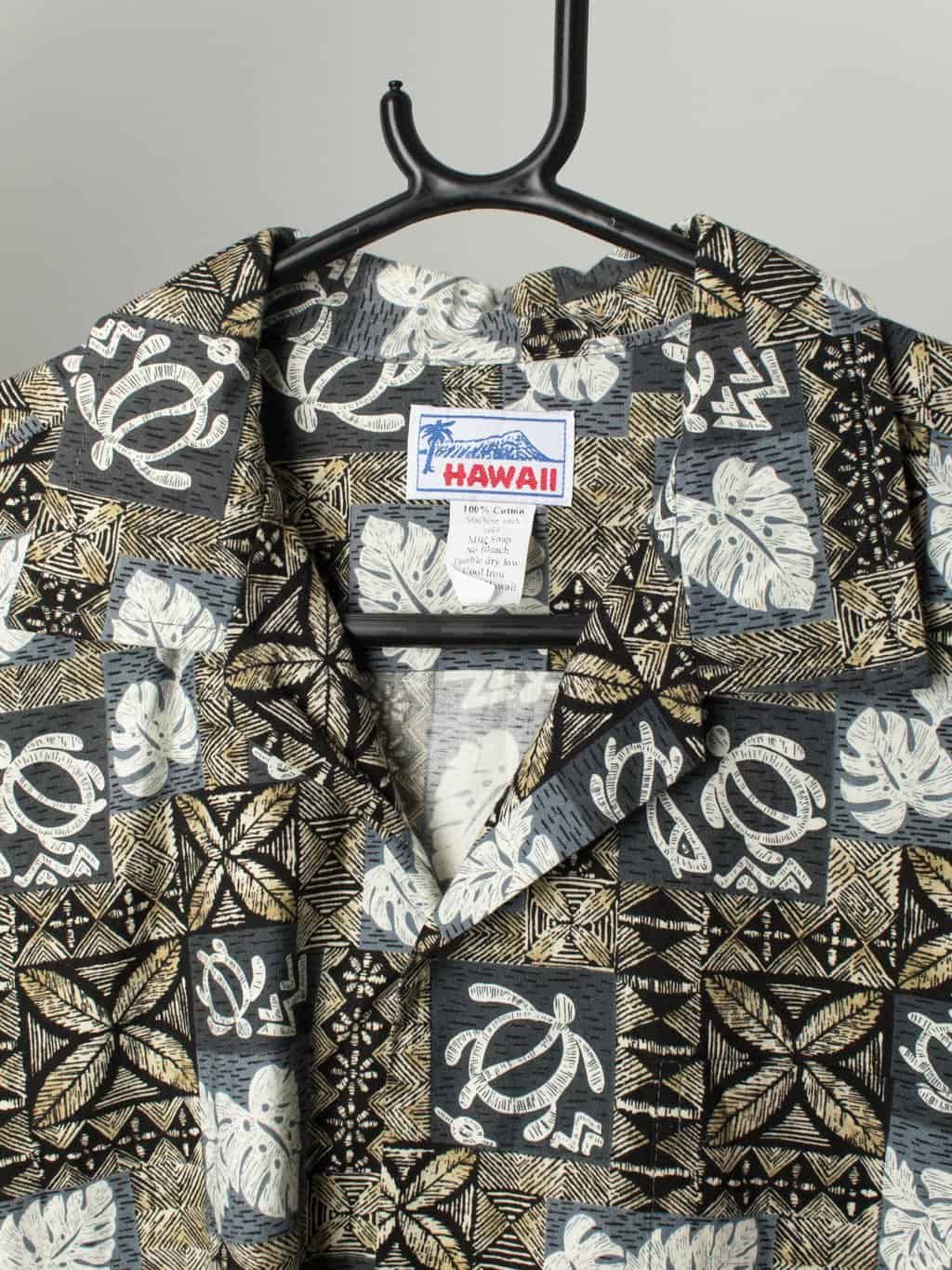 90s Vintage Hawaiian Shirt Black With Sea Turtle And Tropical Leaf Print Made In Hawaii Medium 2