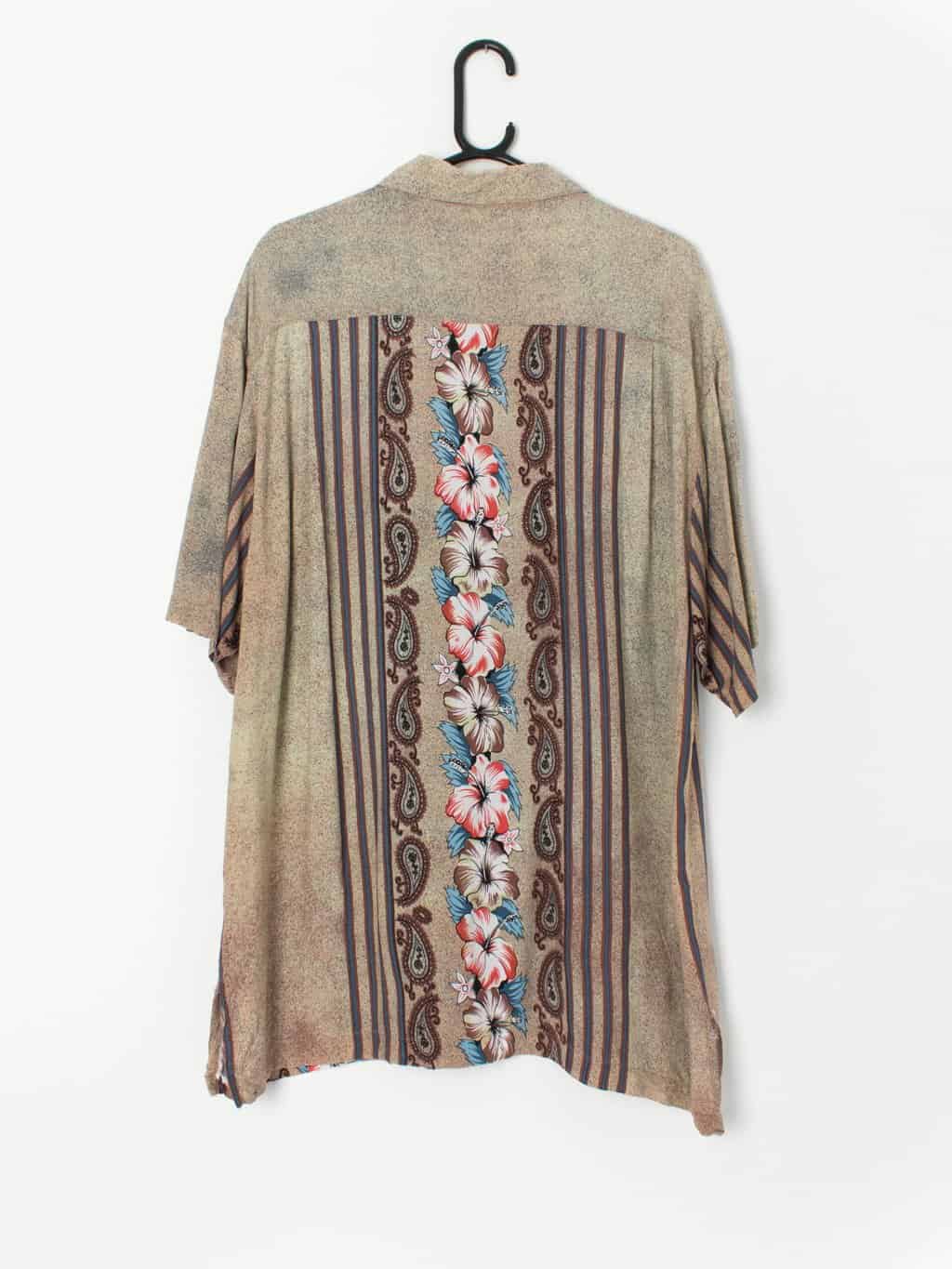 90s Vintage Hawaiian Shirt With Speckled Fabric And Vibrant Red Blue Hibiscus Bands Large 3