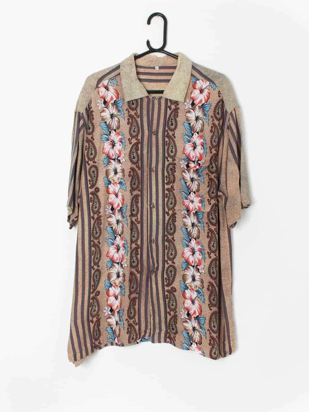 90s Vintage Hawaiian Shirt With Speckled Fabric And Vibrant Red Blue Hibiscus Bands Large