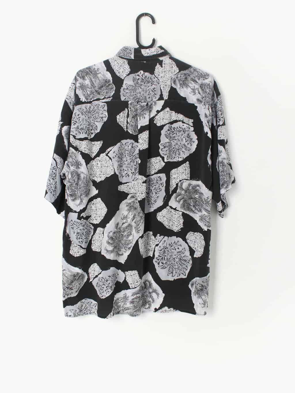 Mens 90s Abstract Shirt In Black And White With Palm Tree Print Medium Large 3