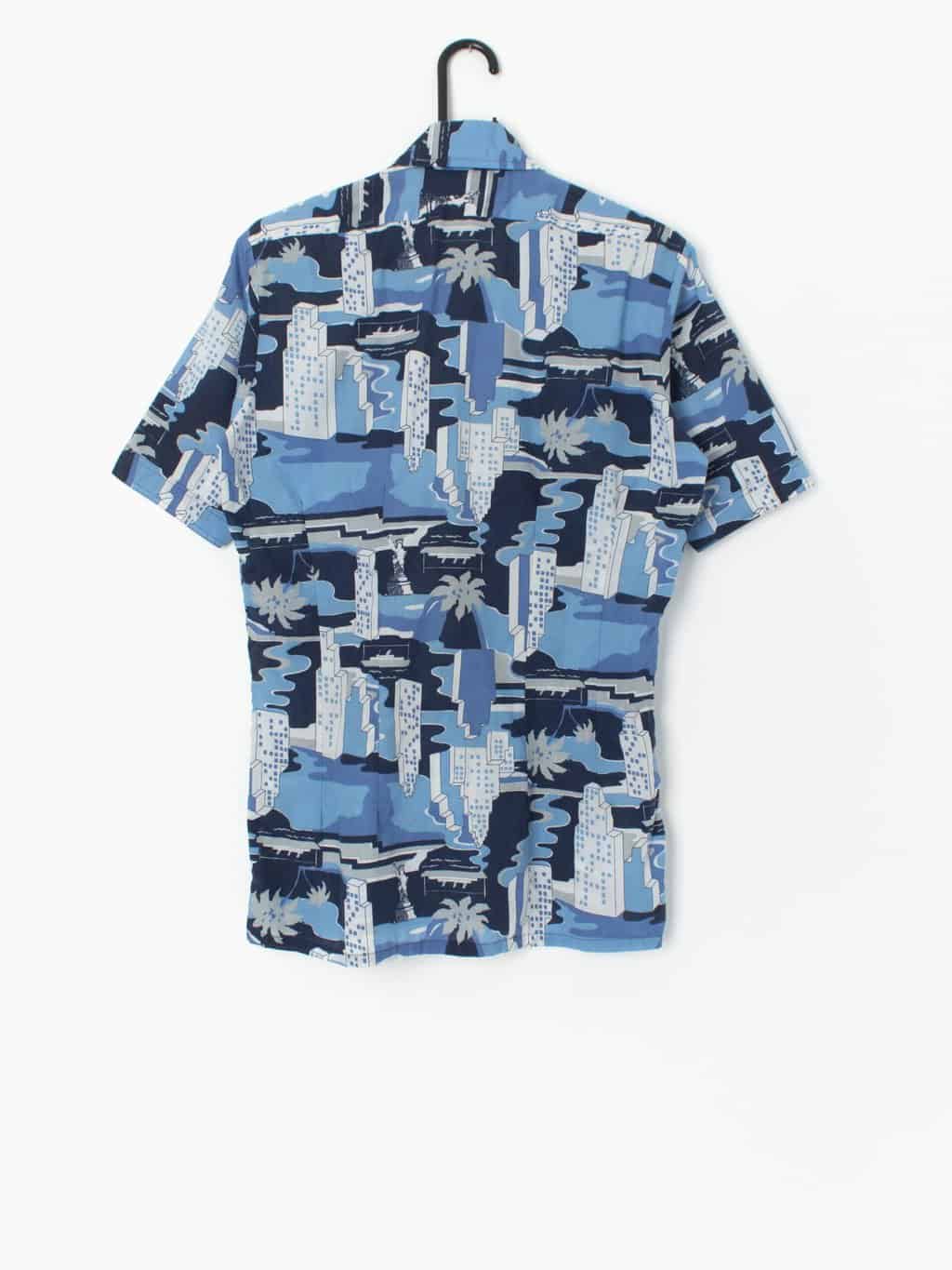 Vintage 1970s Dagger Collar Shirt With Bold New York Lady Of Liberty Design Blue Navy Xs Small 3