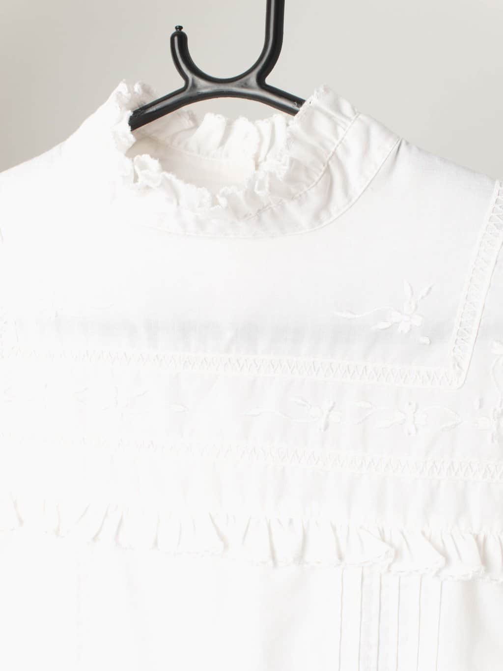 Vintage 70s Blouse White With Frills Ruffles And Button Up Back Large Xl 3