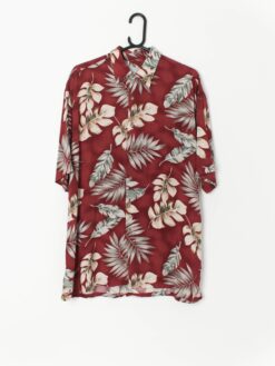 Vintage Hawaiian Shirt In Vermilion Red With Large Leaf Pattern In Dark Cream And Muted Green Medium
