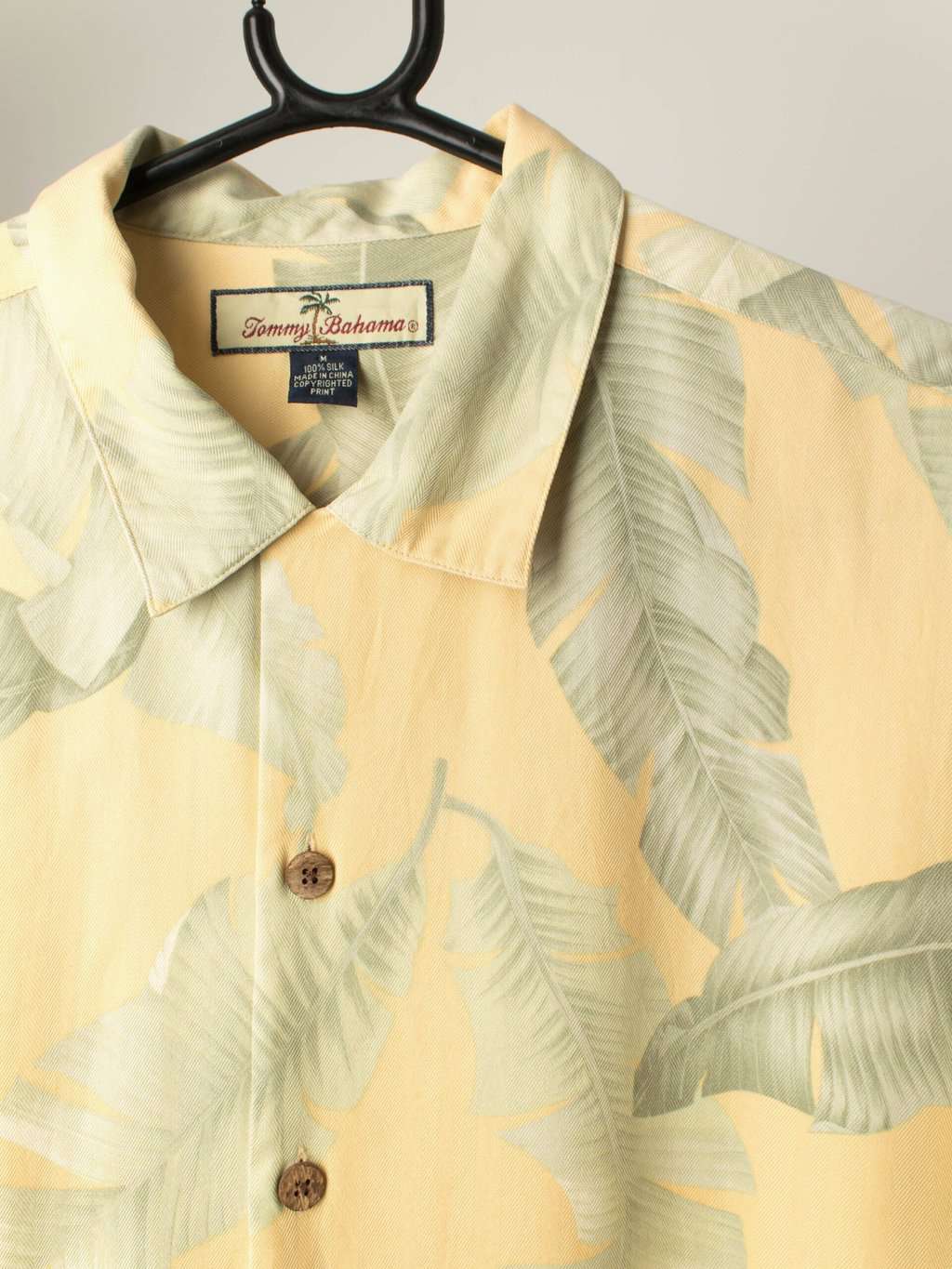 Vintage Mens Hawaiian Pastel Yellow Shirt With Soft Green Large Leaf Design 100 Silk Medium 2