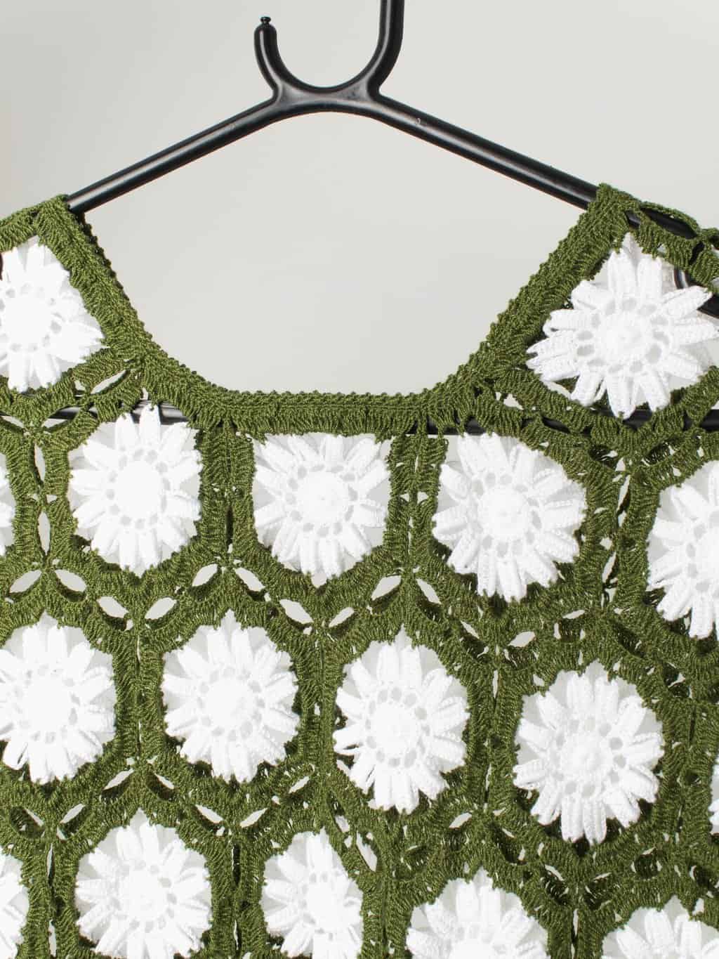 Vintage Green Crochet Vest With A Floral Pattern Small 2