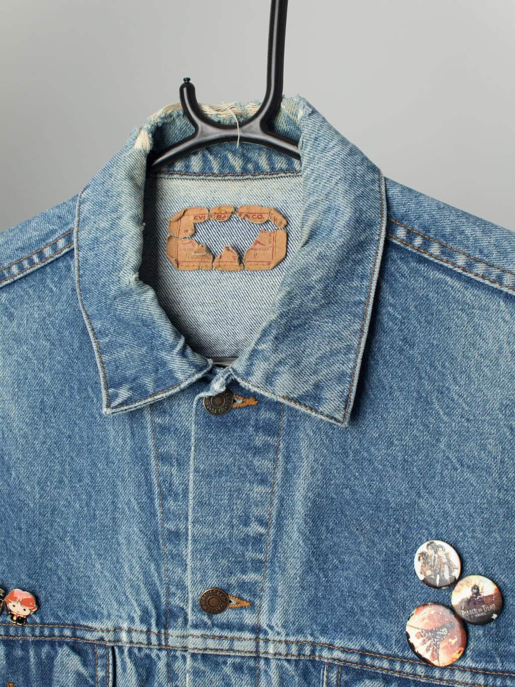 80s Levis trucker jacket M blue with detachable pins - Medium