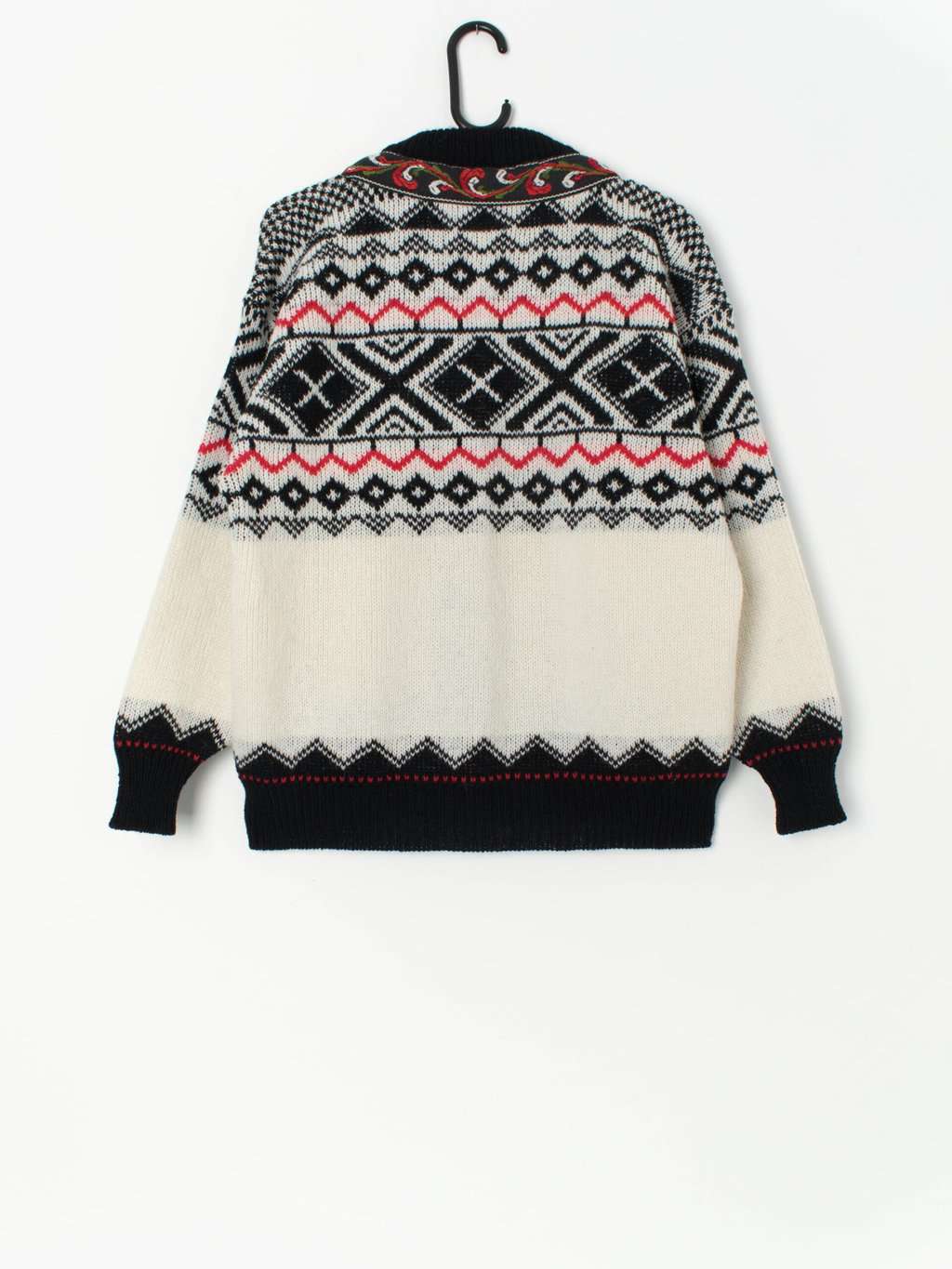 Vintage Norwegian wool cardigan with stunning geometric design - Medium / Large