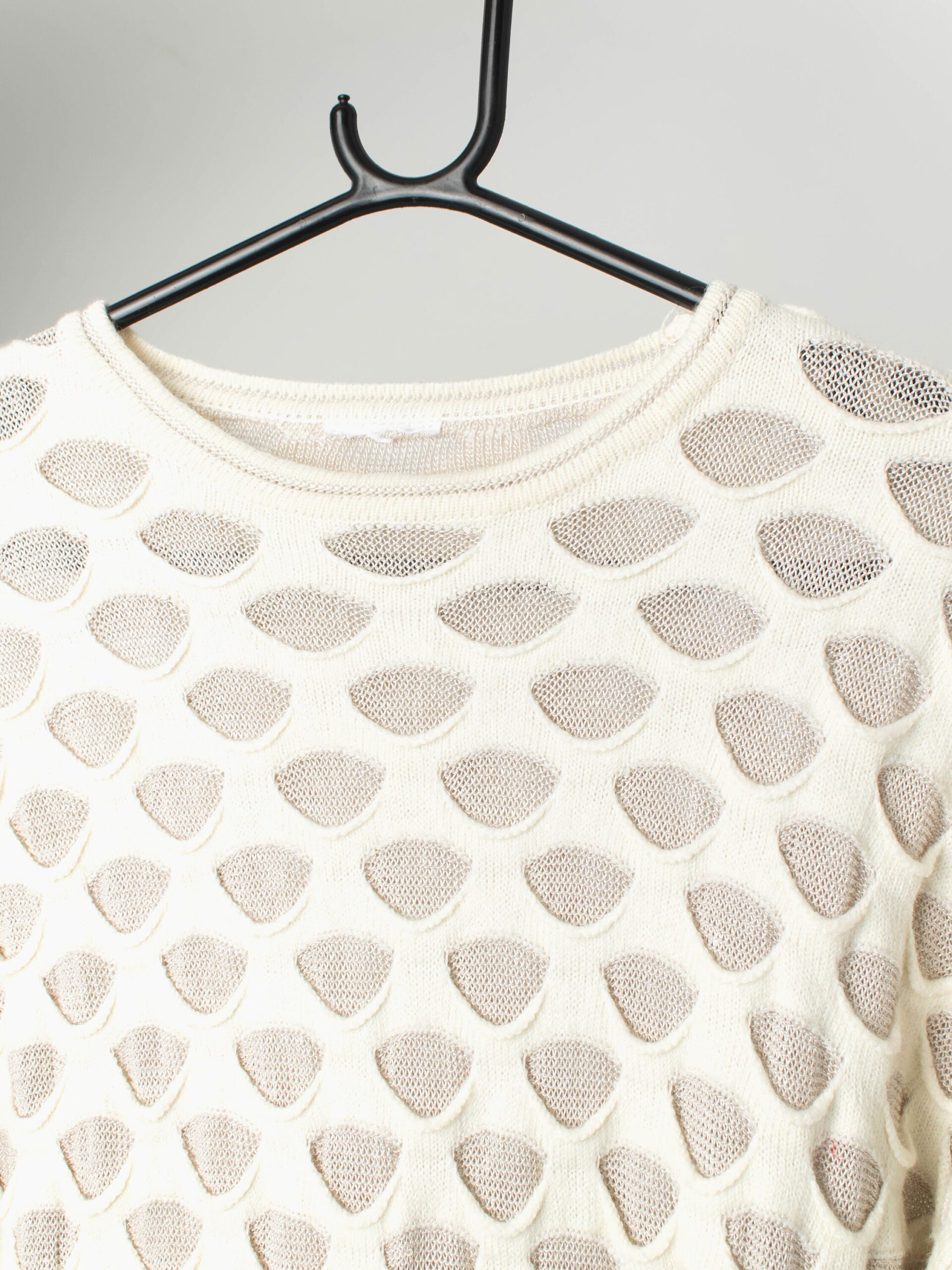 Vintage women's knitted cream jumper with ajoure pattern - Medium