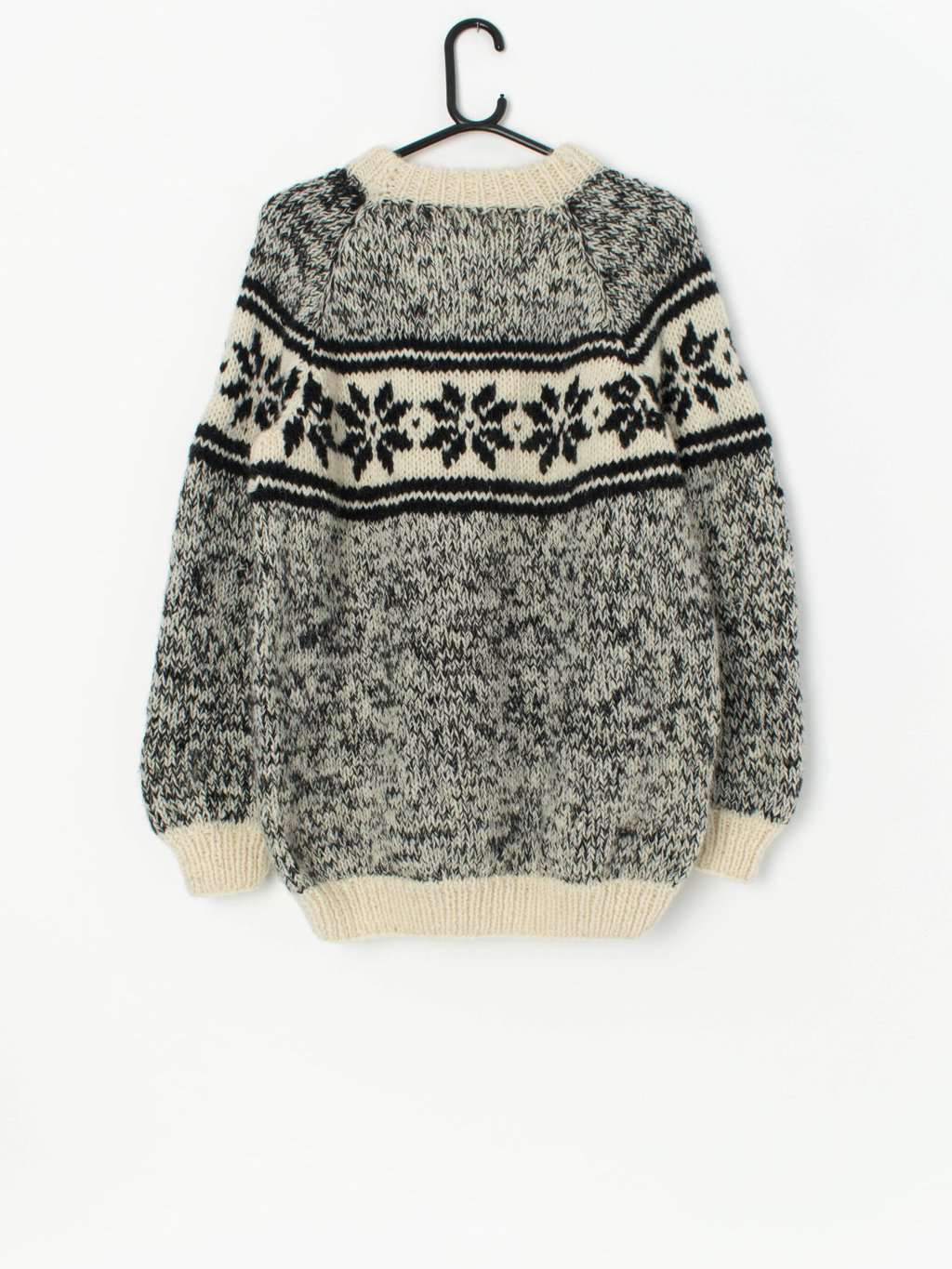 Vintage handknitted chunky wool sweater with snowflake design - XL - Image 3