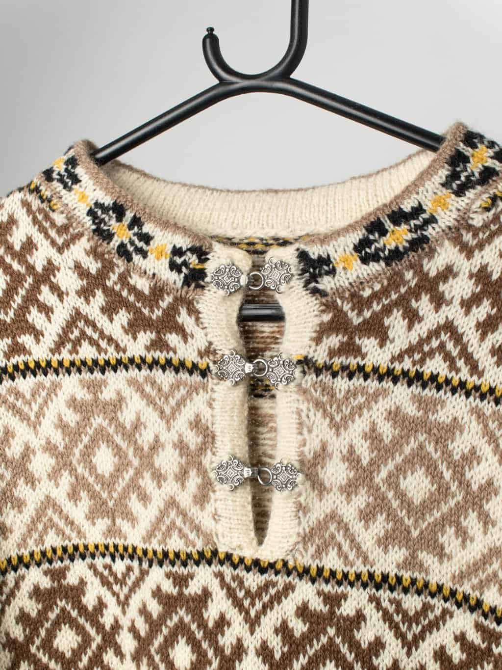Vintage Scandinavian jumper in cream and brown - M / L - Image 2